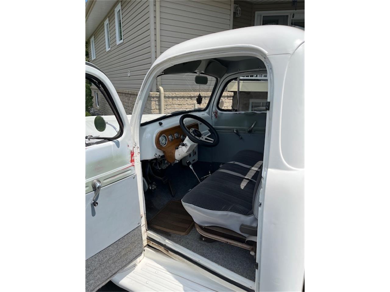 Ford-F1-pickup-1948-White-Blue-5