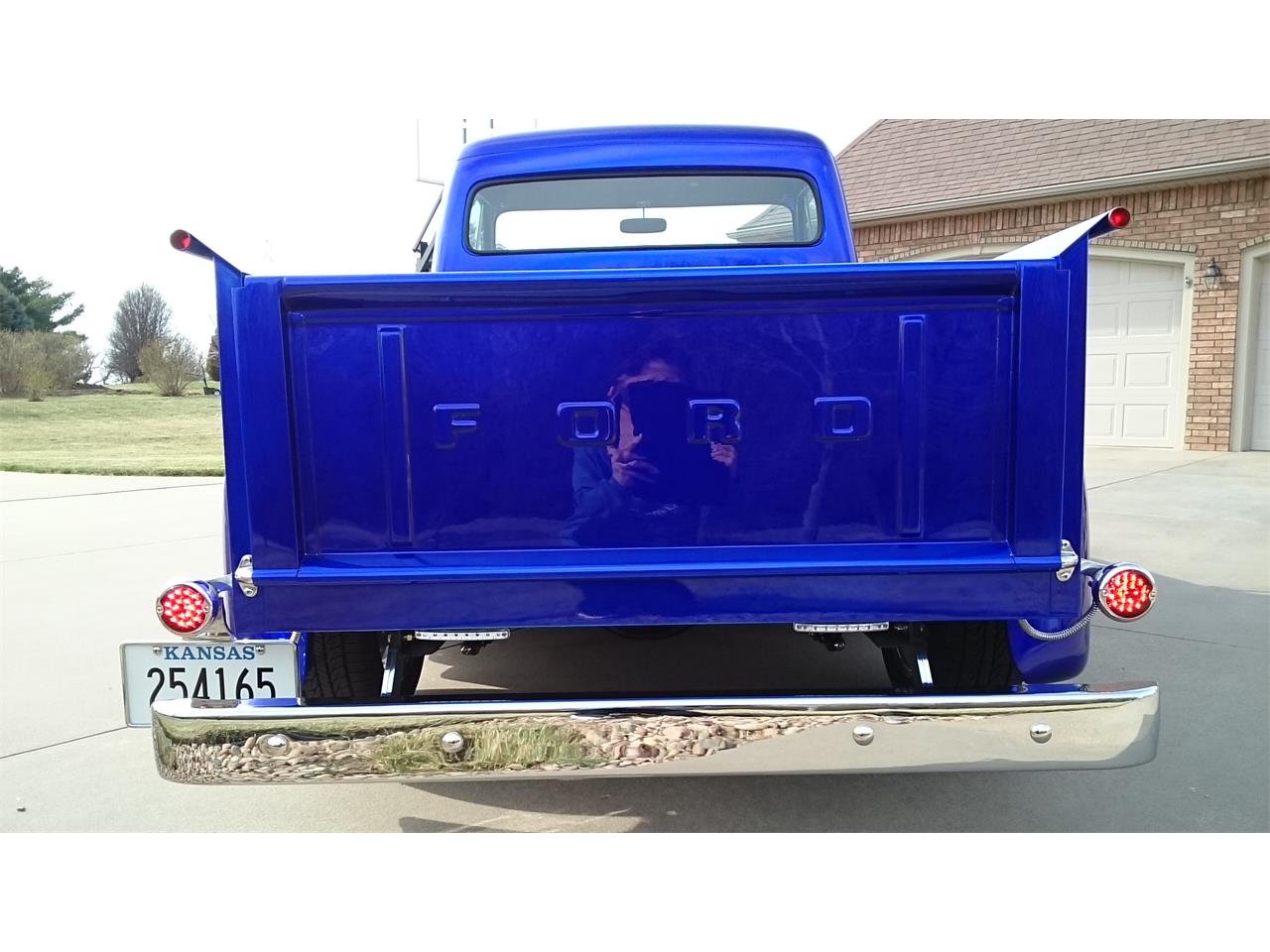 Ford-F100-1954-Blue-Tan-and-Brown-27