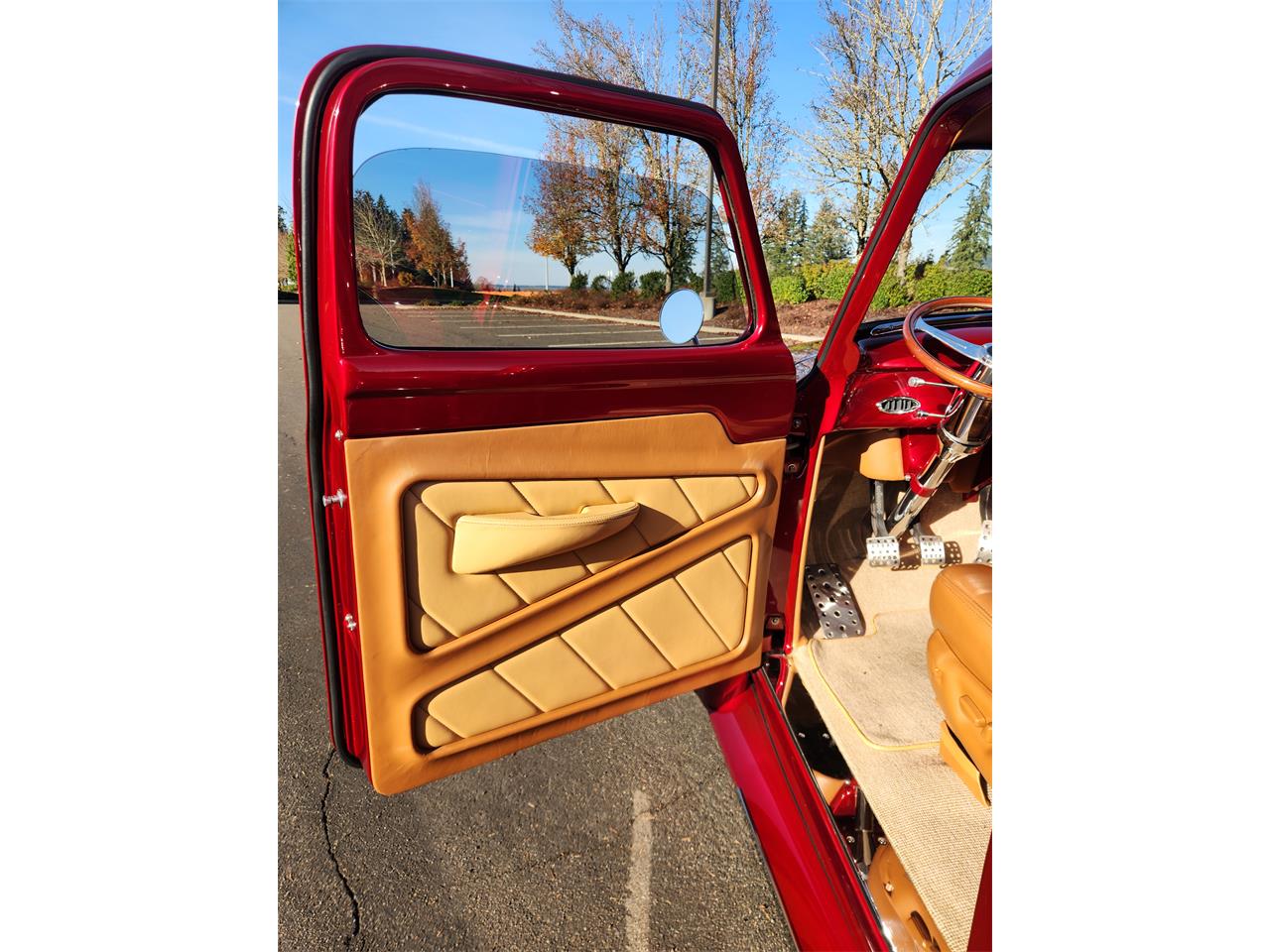 Ford-F100-1954-Red-Tan-10