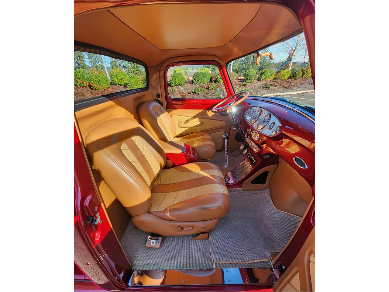 Ford-F100-1954-Red-Tan-11