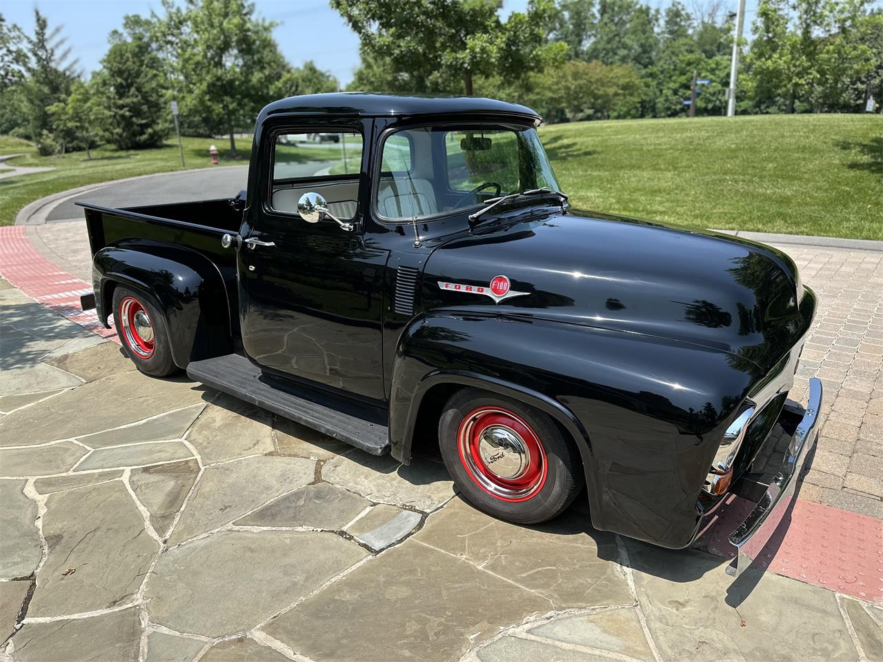 Ford-F100-1956-Black-White
