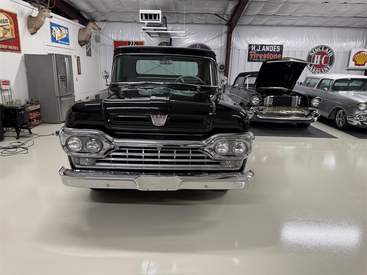 Ford-F100-1960-Black-Red-15