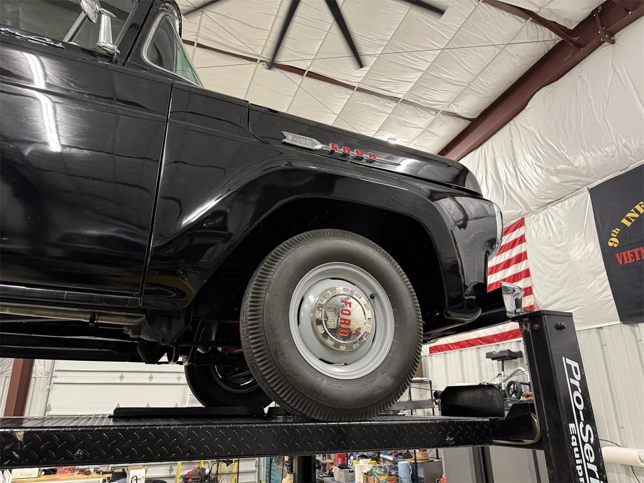 Ford-F100-1960-Black-Red-37