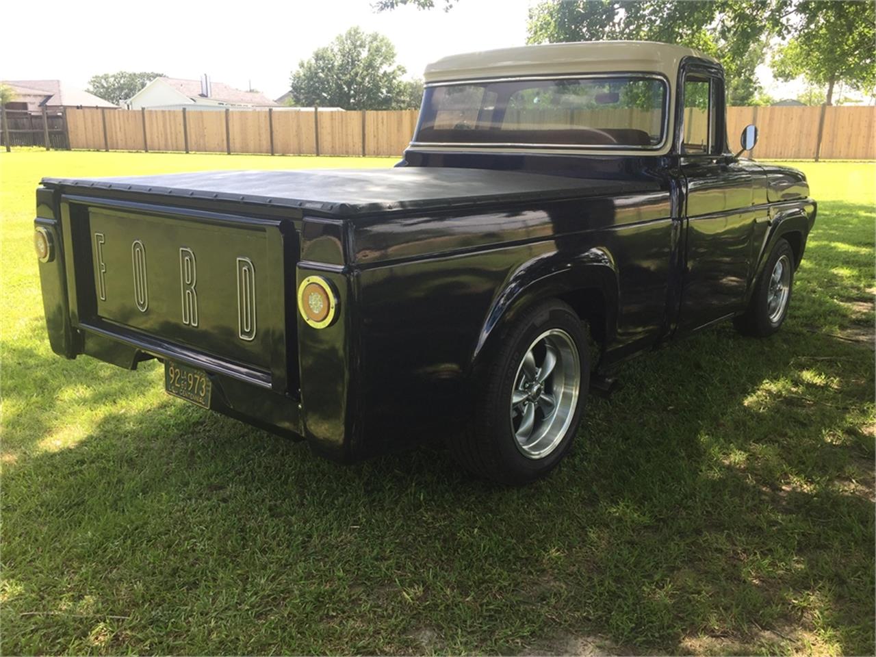 Ford-F100-1960-Bluewhite-Brown-13
