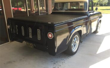 Ford-F100-1960-Bluewhite-Brown-15