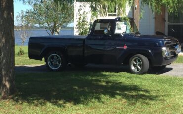 Ford-F100-1960-Bluewhite-Brown-16