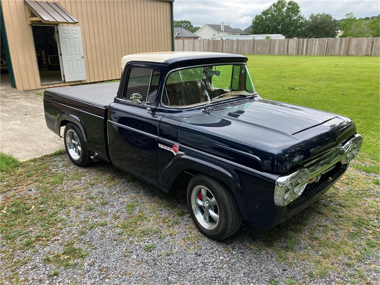 Ford-F100-1960-Bluewhite-Brown-18