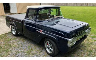 Ford-F100-1960-Bluewhite-Brown-19