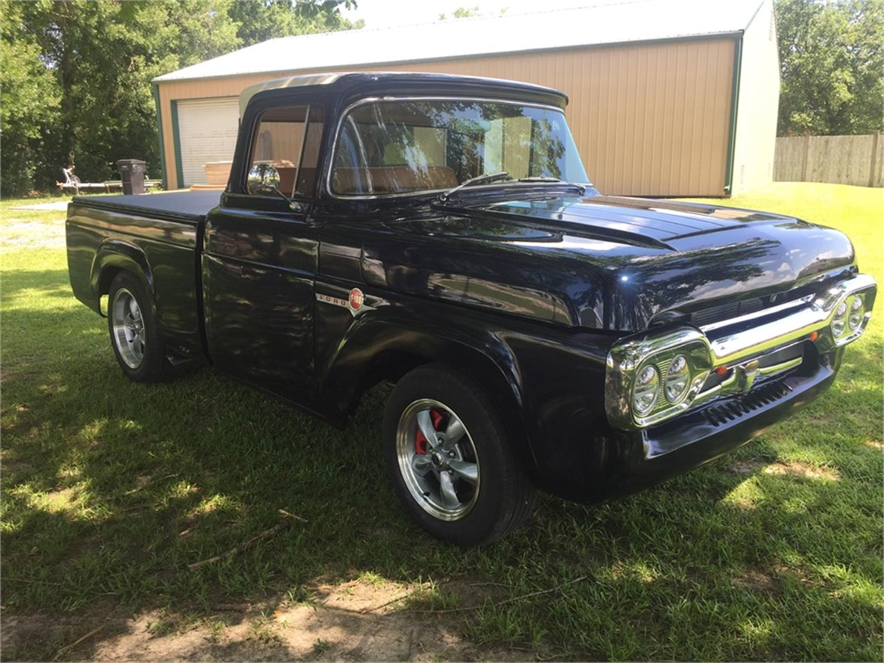 Ford-F100-1960-Bluewhite-Brown-20