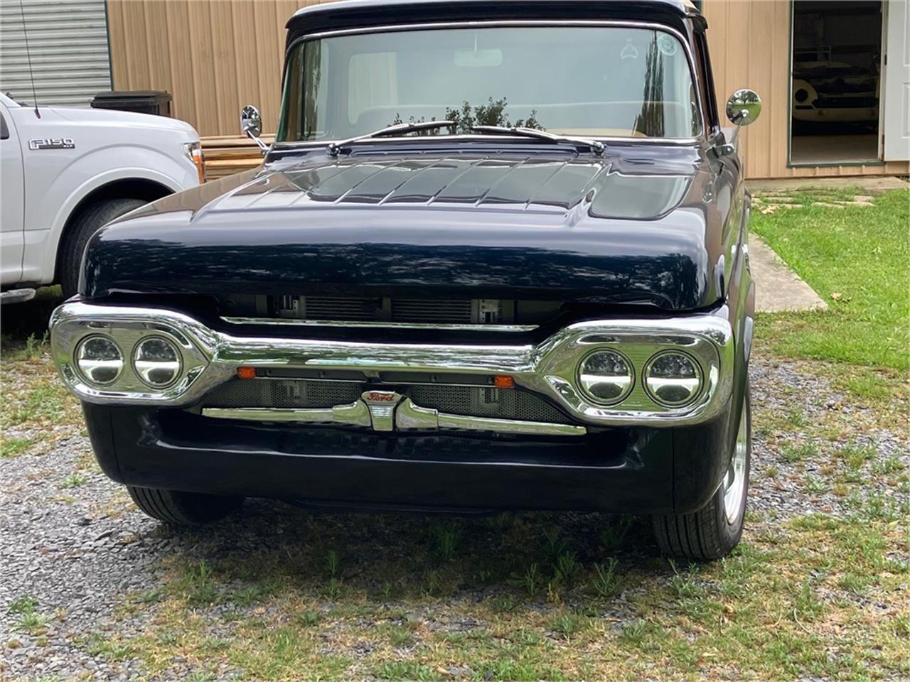 Ford-F100-1960-Bluewhite-Brown-23