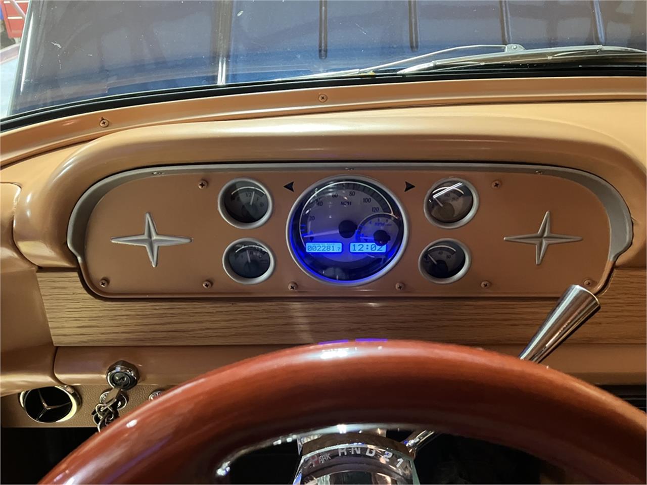 Ford-F100-1960-Bluewhite-Brown-4