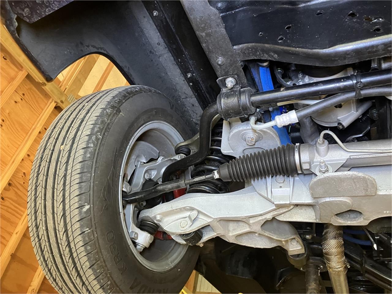 Ford-F100-1960-Bluewhite-Brown-52