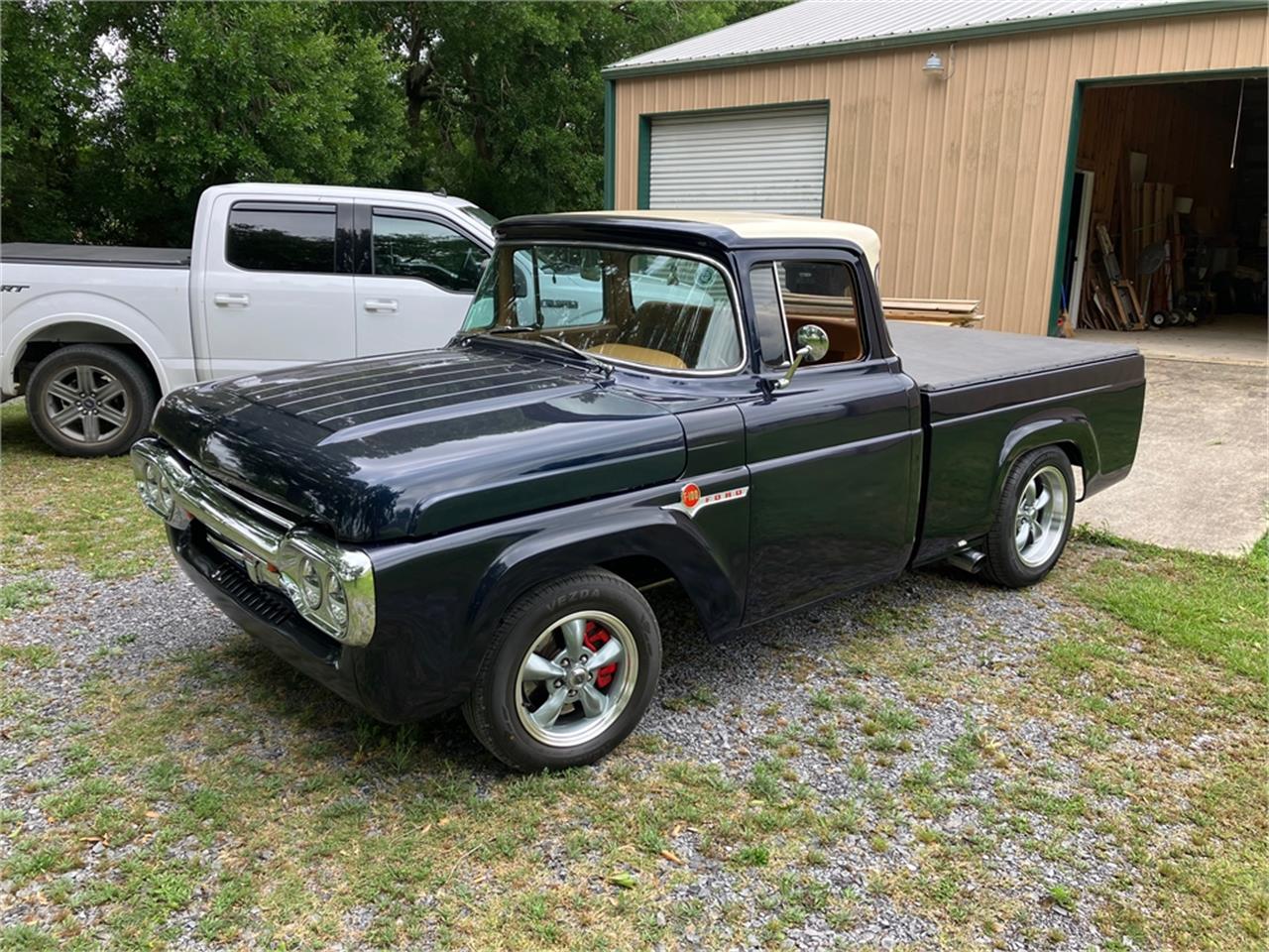 Ford-F100-1960-Bluewhite-Brown-9