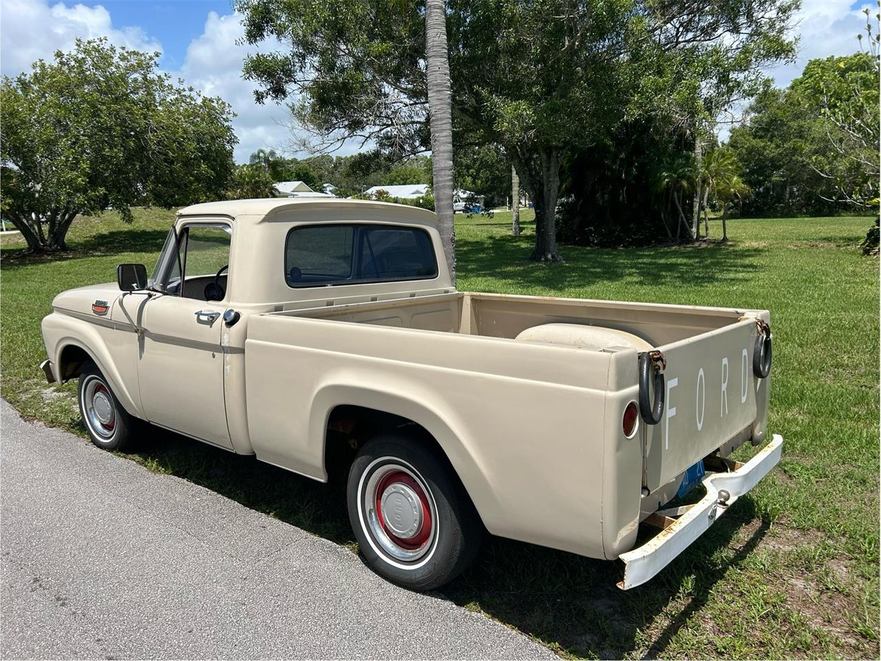 Ford-F100-1963-Beige-Beige-18