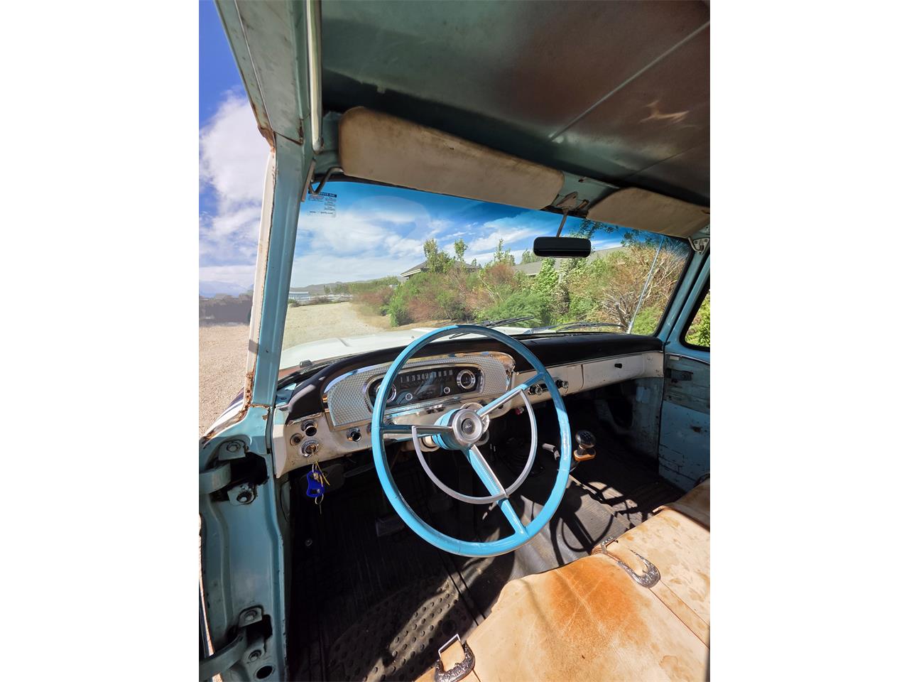 Ford-F100-1965-White-amp-Aqua-Tan-11