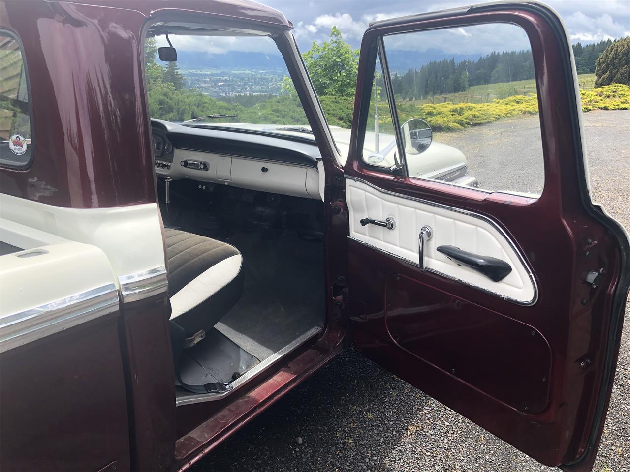 Ford-F100-1966-Burgundy-2-tone-wht-Burgundy-3