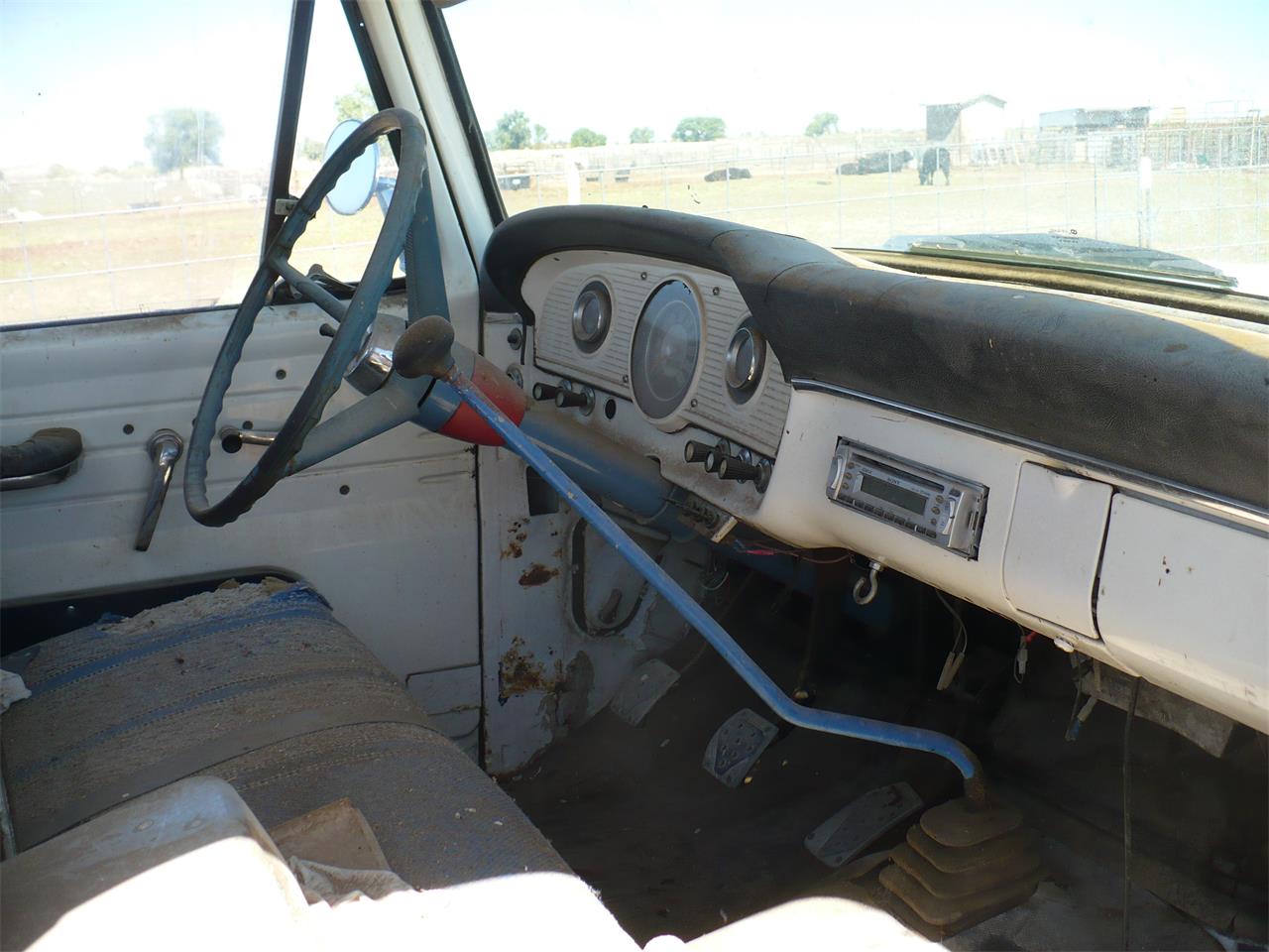 Ford-F100-1966-WhiteBlue-White-4