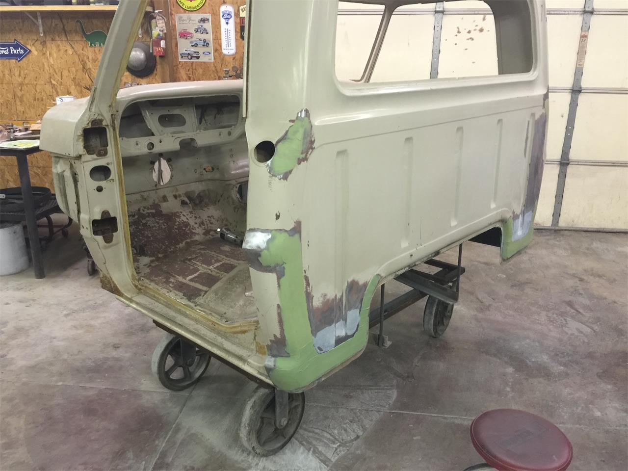 Ford-F100-1969-Pebble-Beige-Black-17