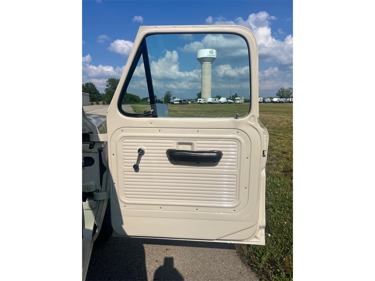 Ford-F100-1969-Pebble-Beige-Black-30