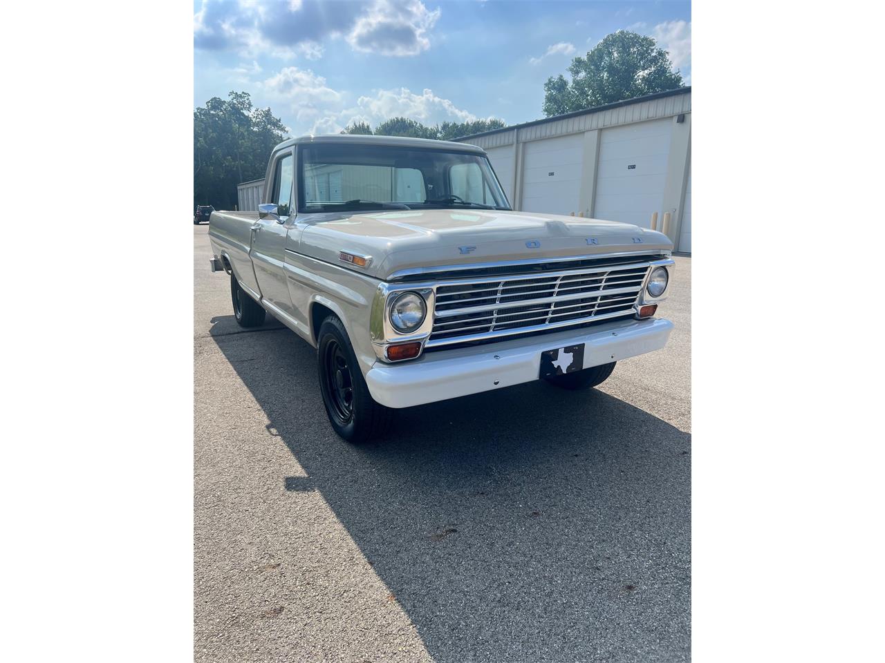 Ford-F100-1969-Pebble-Beige-Black-7