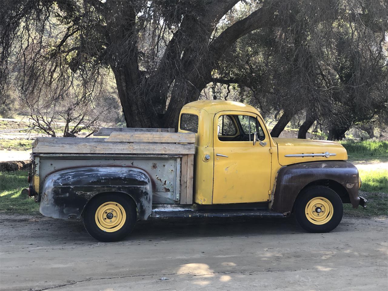 Ford-F2-1951-Yellow-Brown-17