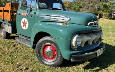 Ford-F2-34-Ton-1951-Stake-bed-1