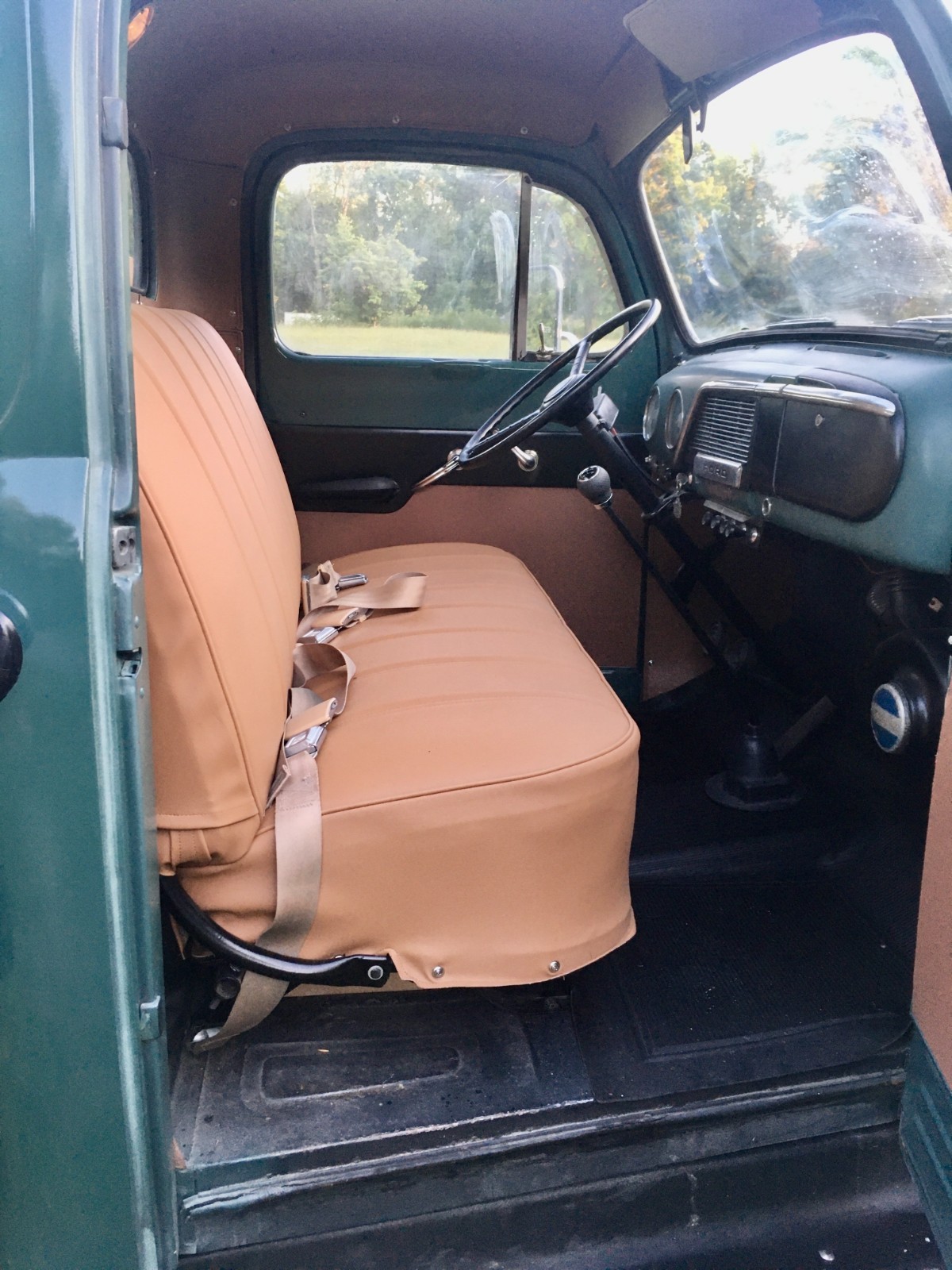 Ford-F2-34-Ton-1951-Stake-bed-8