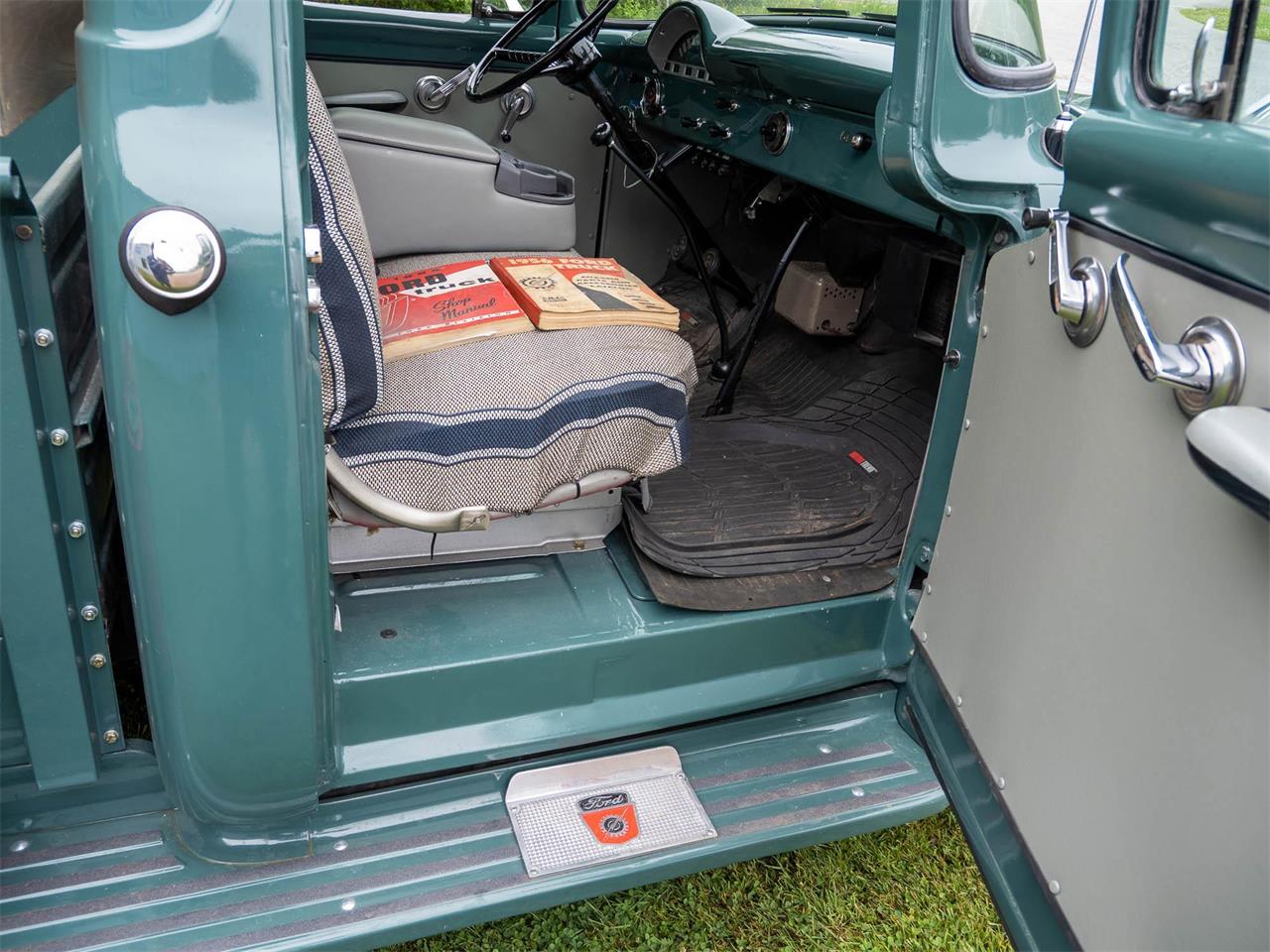 Ford-F250-1956-Green-Tan-43