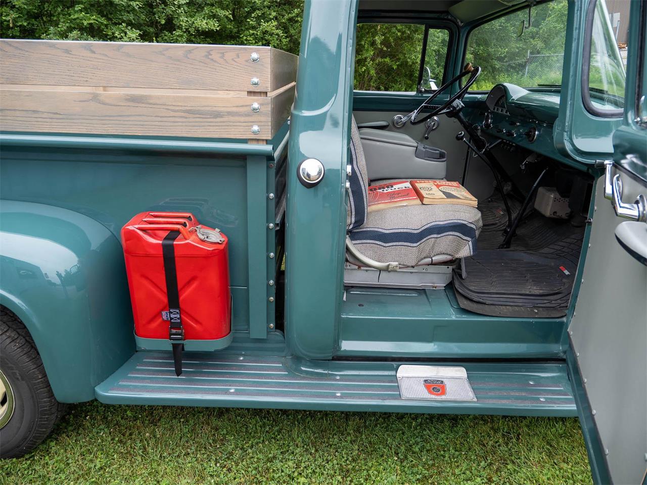 Ford-F250-1956-Green-Tan-49