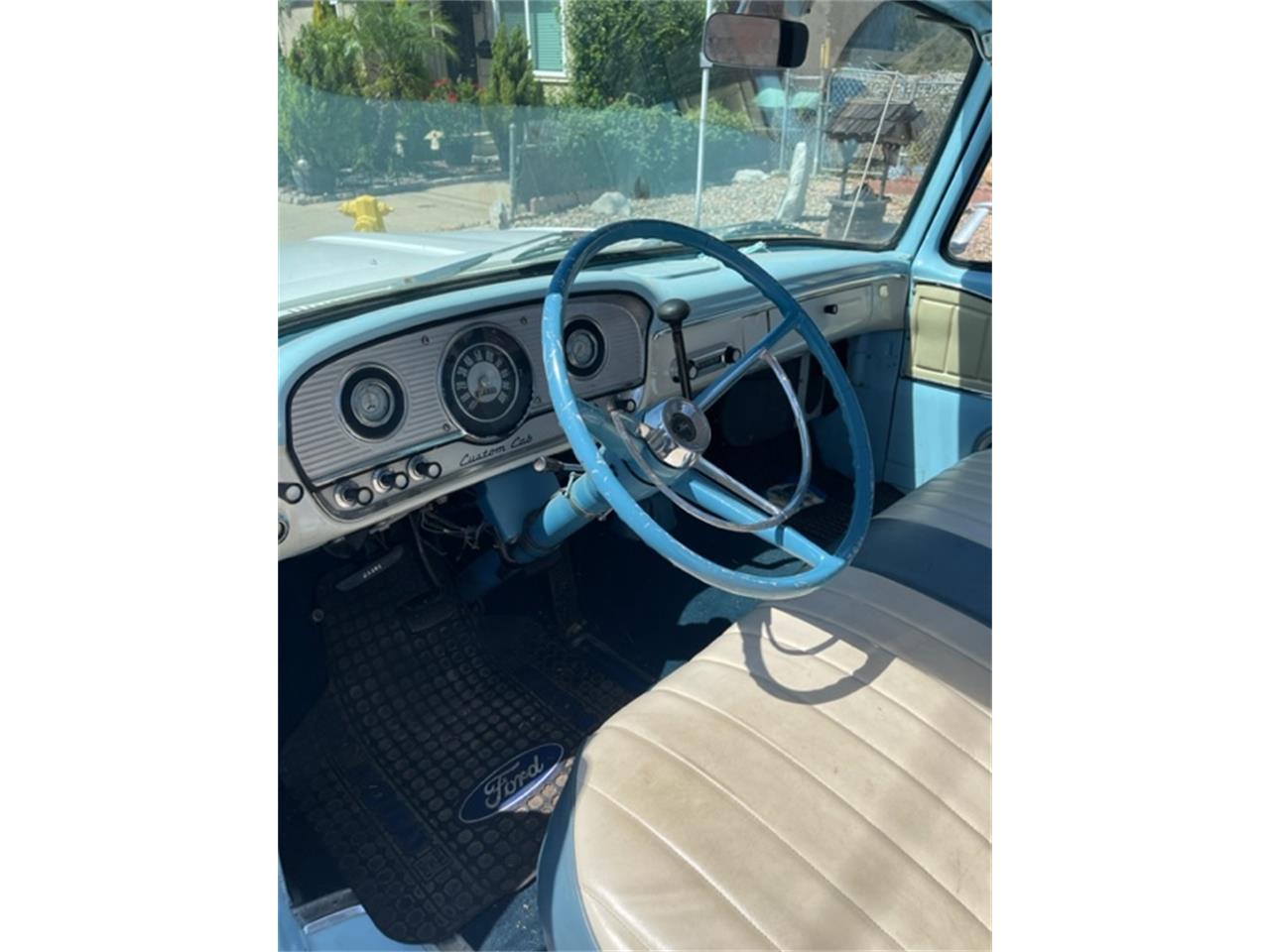 Ford-F250-1964-Blue-amp-white-two-Ton-White-4