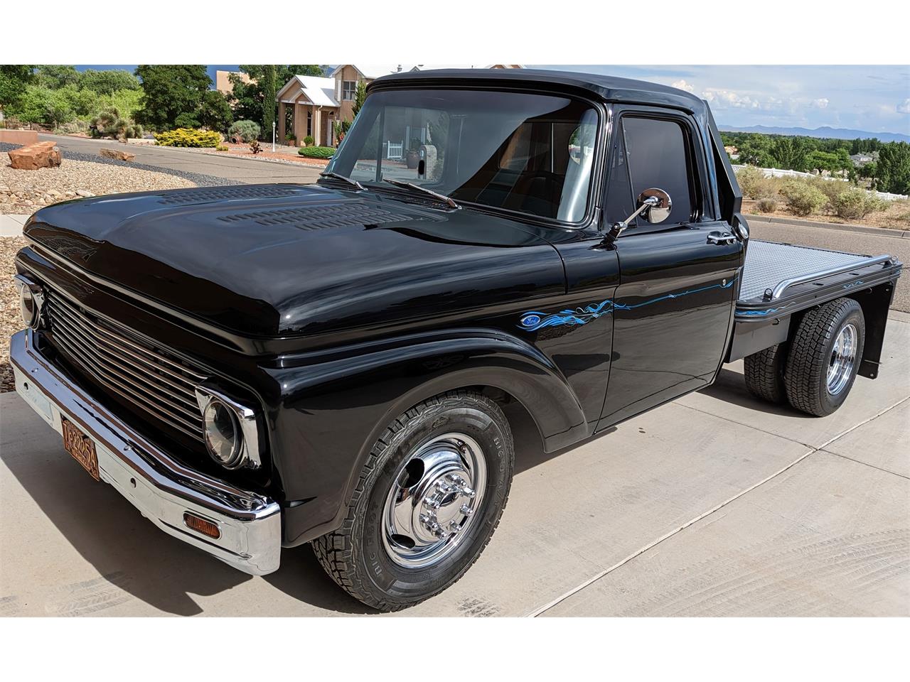 Ford-F250-1965-Black-gray-2