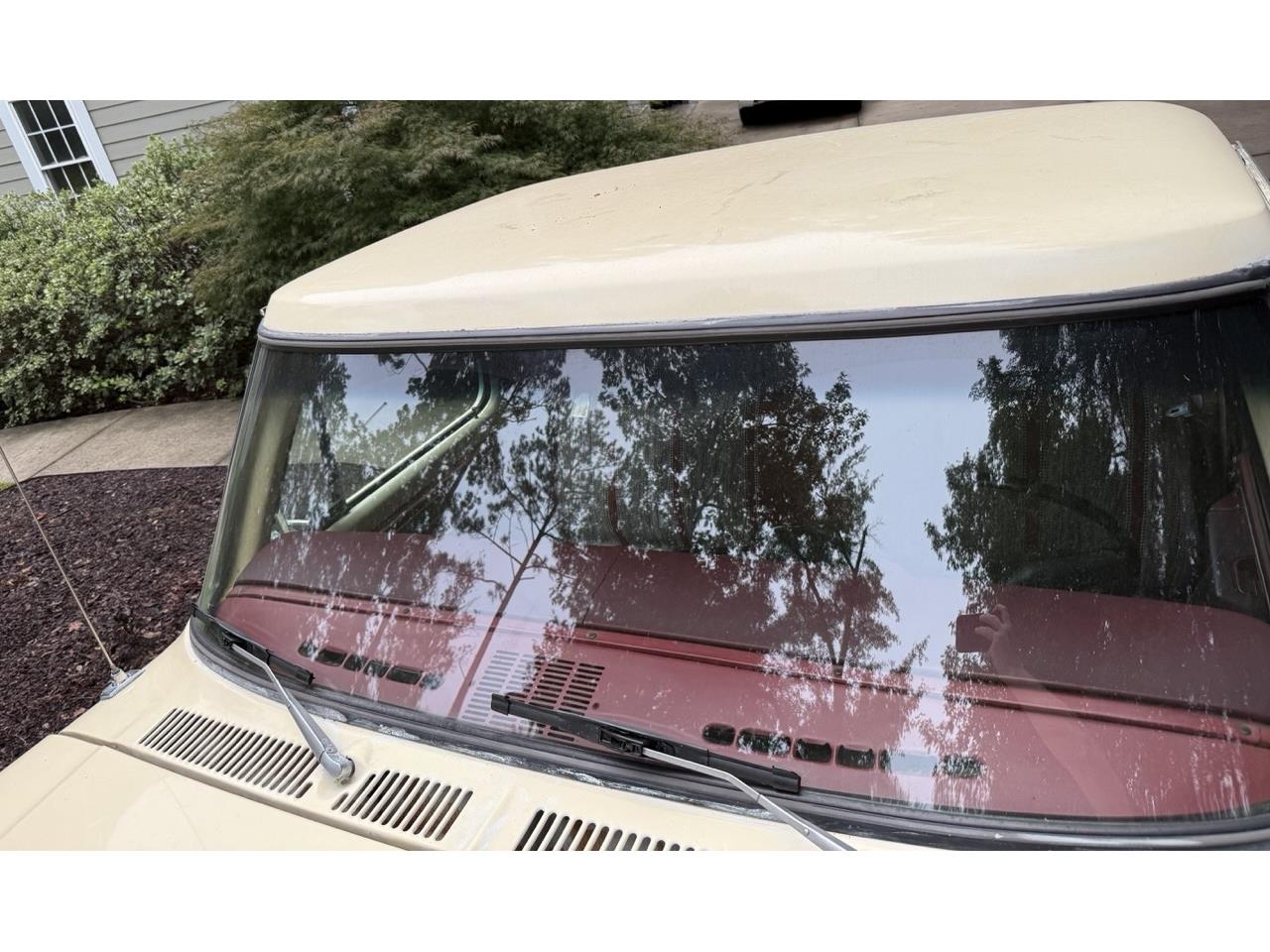 Ford-F250-1979-Cream-amp-Maroon-Maroon-amp-Black-13
