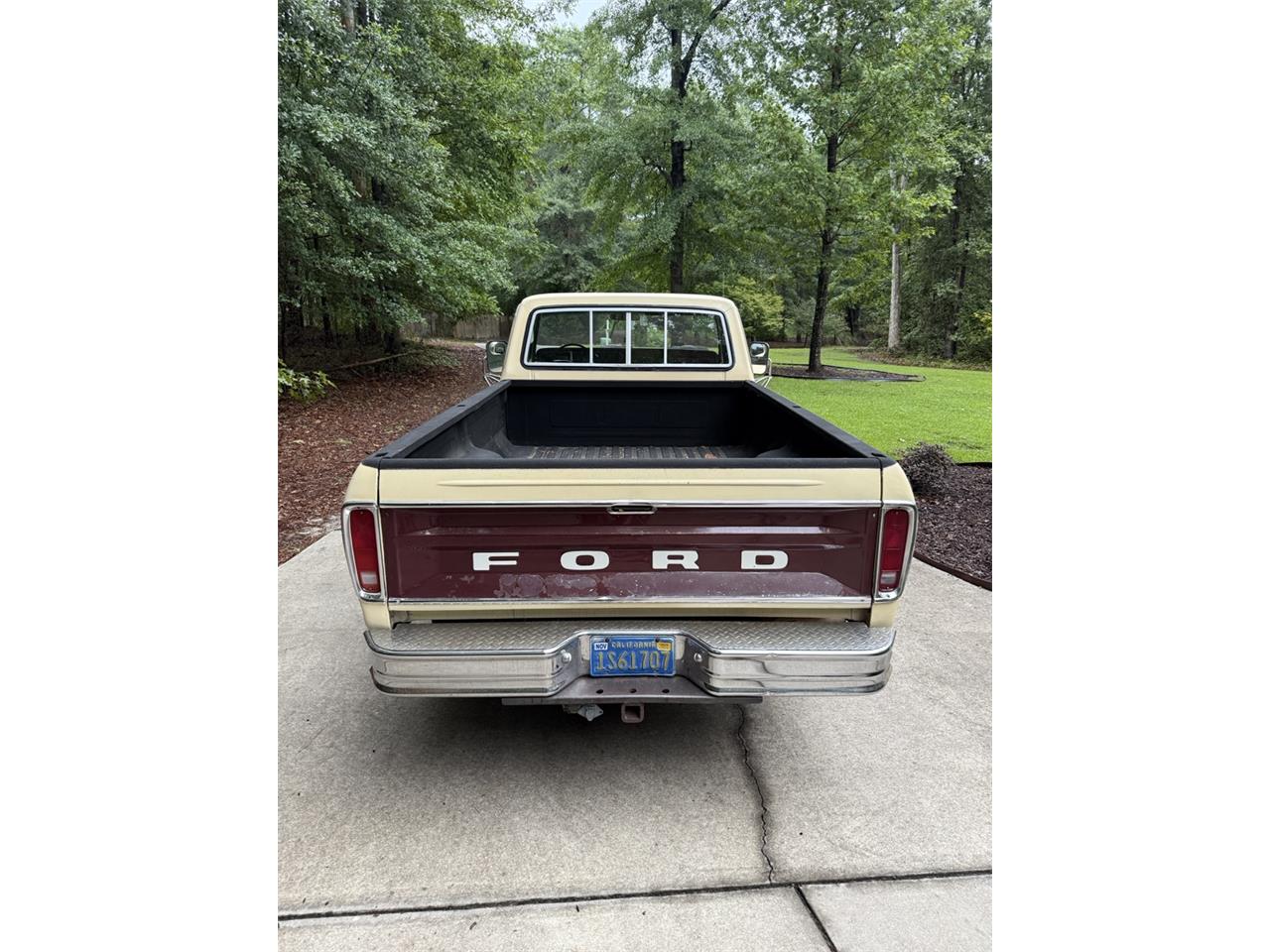 Ford-F250-1979-Cream-amp-Maroon-Maroon-amp-Black-15