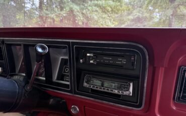 Ford-F250-1979-Cream-amp-Maroon-Maroon-amp-Black-23