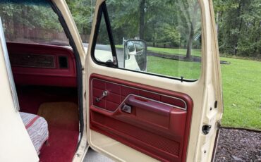 Ford-F250-1979-Cream-amp-Maroon-Maroon-amp-Black-25