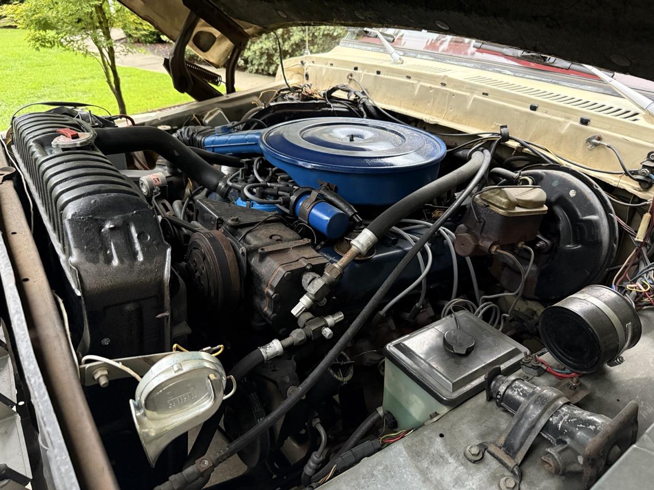 Ford-F250-1979-Cream-amp-Maroon-Maroon-amp-Black-29