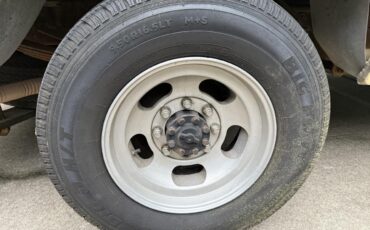 Ford-F250-1979-Cream-amp-Maroon-Maroon-amp-Black-4