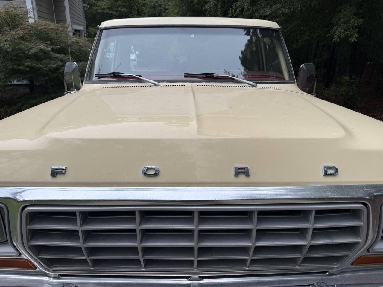 Ford-F250-1979-Cream-amp-Maroon-Maroon-amp-Black-5
