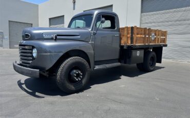 Ford-F5-1948-Grey-Black-2
