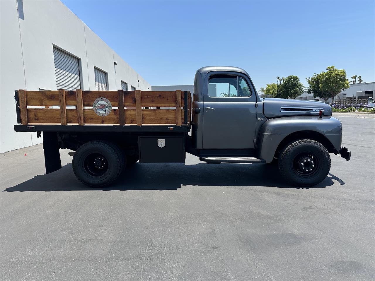 Ford-F5-1948-Grey-Black-4