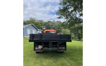 Ford-F5-1952-orange-and-black-brown-3