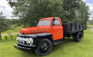 Ford-F5-1952-orange-and-black-brown