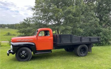 Ford-F5-1952-orange-and-black-brown-4