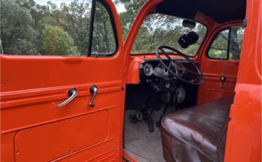 Ford-F5-1952-orange-and-black-brown-5