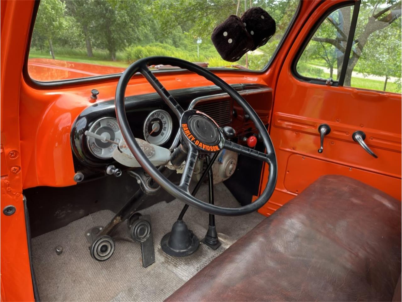 Ford-F5-1952-orange-and-black-brown-7