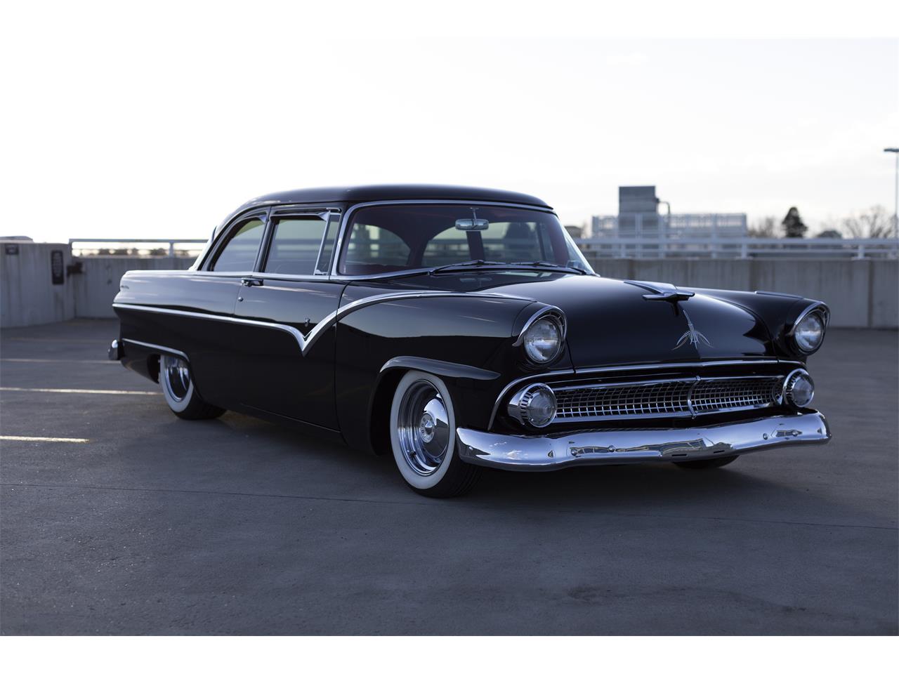 Ford-Fairlane-1955-Black-Red-13