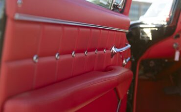 Ford-Fairlane-1955-Black-Red-14