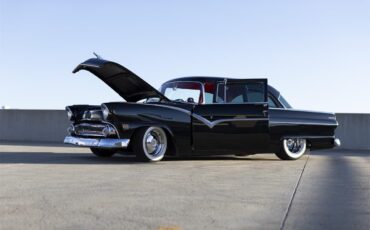 Ford-Fairlane-1955-Black-Red-3