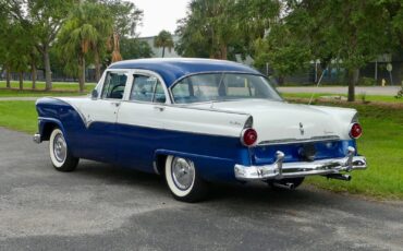 Ford-Fairlane-1955-Sedan-11