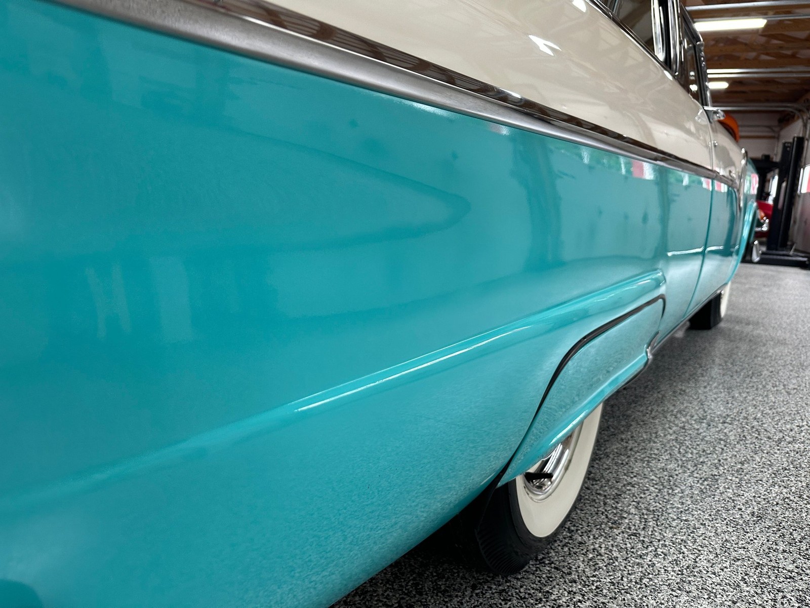 Ford-Fairlane-1955-Sedan-32